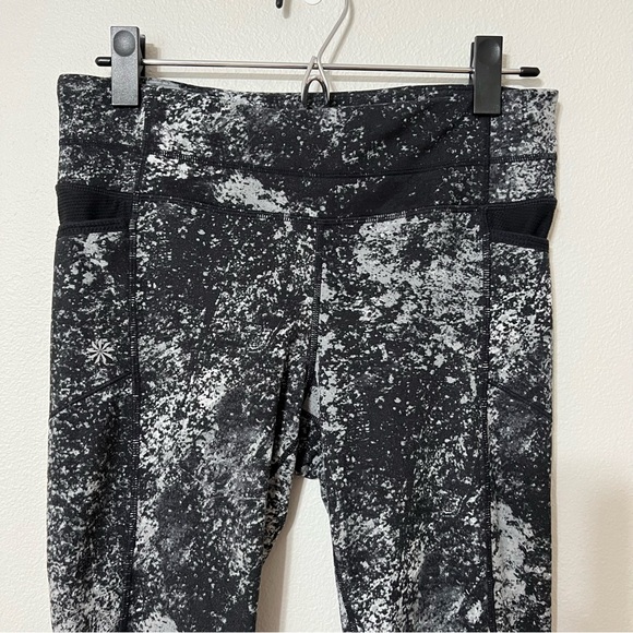 Athleta Splatter Be Free Knicker Cropped Leggings—S - Picture 3 of 12